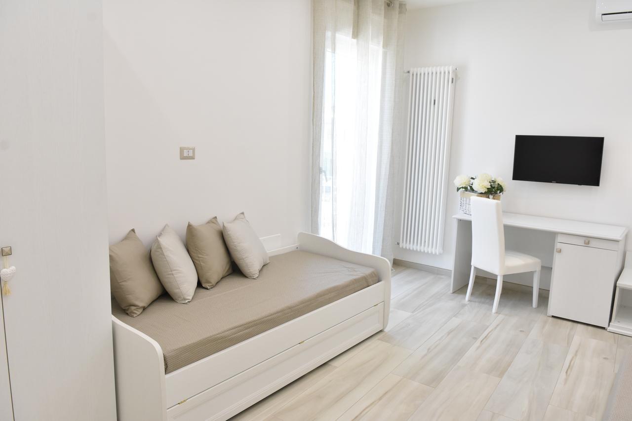 לינה וארוחת בוקר קאסאנו דלה מורג'ה Finestre Sul Borgo מראה חיצוני תמונה